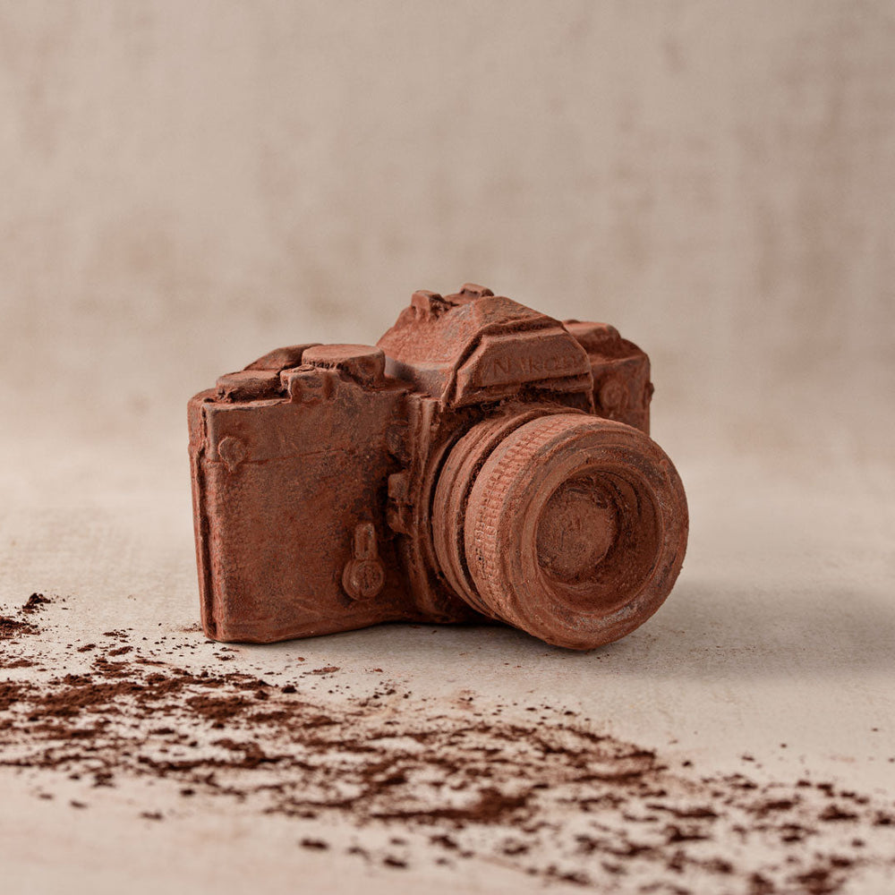 Fotoapparat_Gross_aus_Zartbitter_Schokolade_detail