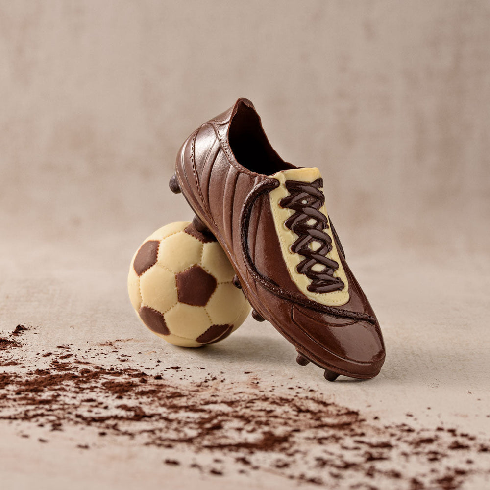 Fusball und Fußball Schuh aus Weiße und Vollmilch Schokolade