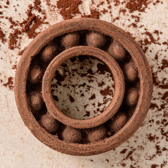 Kugellager-aus-Zartbitter-Schokolade-detail