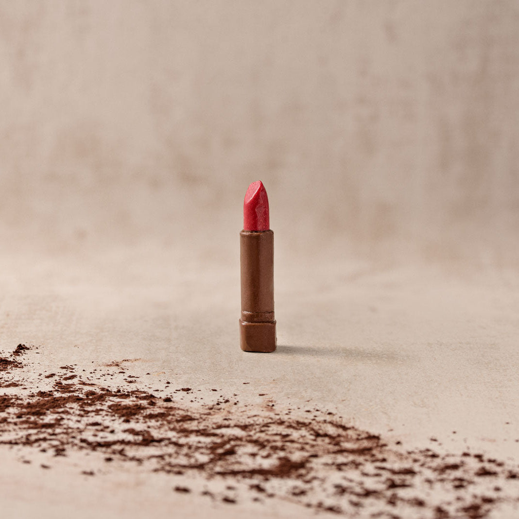 Lippenstift rot aus Zartbitter un Vollmilch Schokolade 