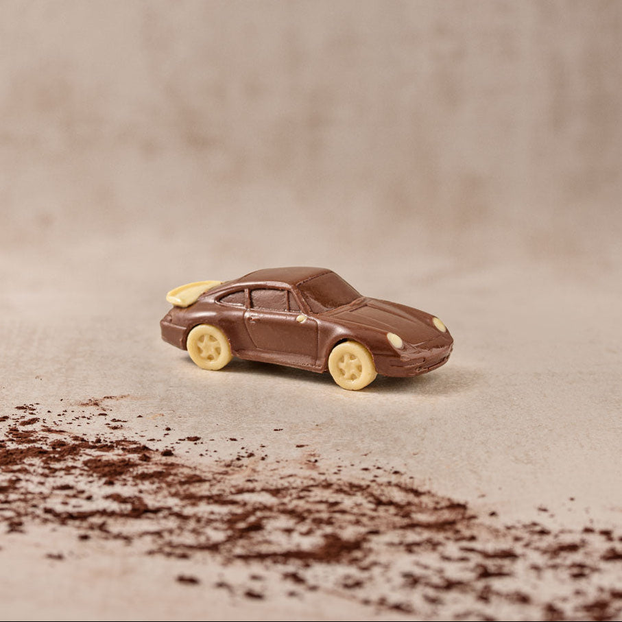 Porsche aus Vollmilch und weiße Schokolade 