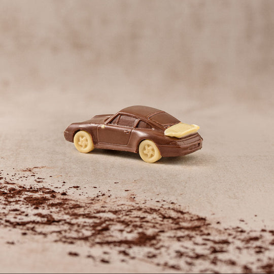 Porsche aus Vollmilch und weiße Schokolade 
