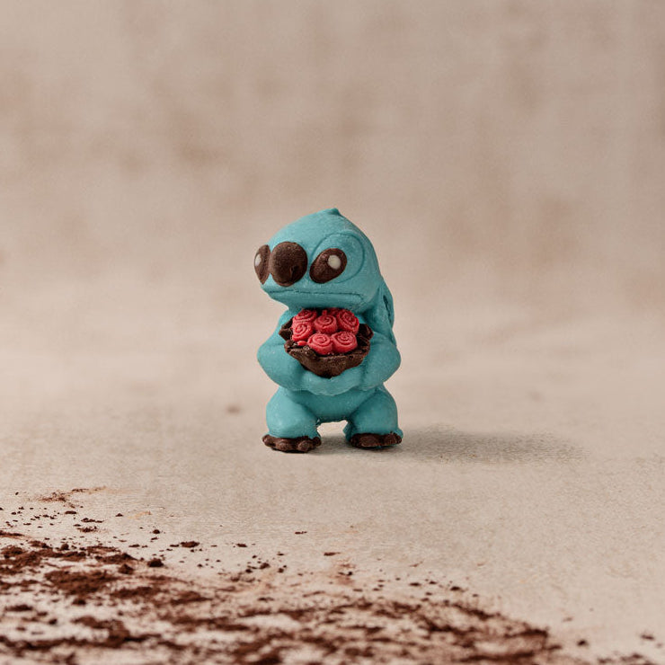 Stitich Blau aus Zartbitter Schokolade- Chocoidea - Geschenk aus Schokolade