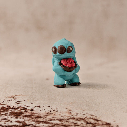 Stitich Blau aus Zartbitter Schokolade- Chocoidea - Geschenk aus Schokolade