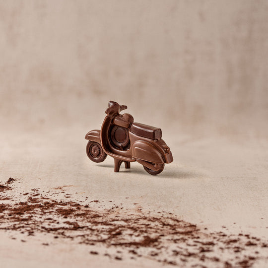Vespa Handgemacht aus Zartbitter und Vollmilch Schokolade