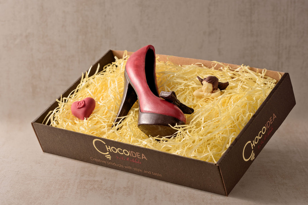 geschenkset-aus-schokolade-mit-herz-schuhdamenrot-engel